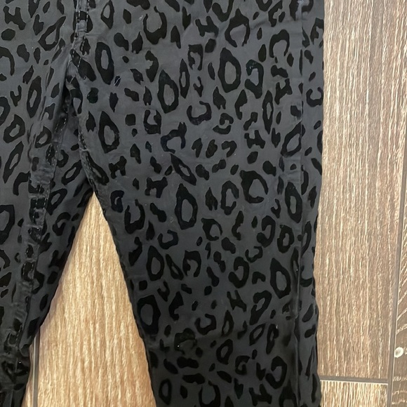 Girls Cheetah Print Pants - Picture 3 of 4